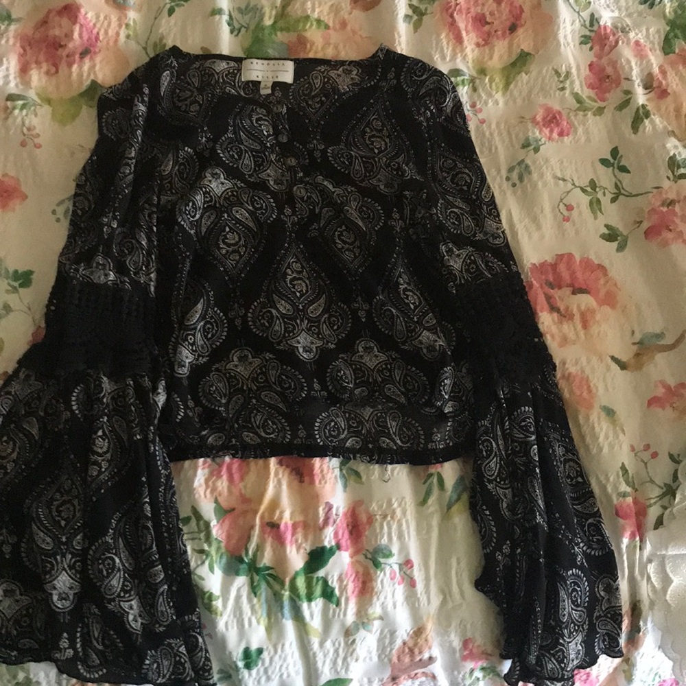 Long sleeve Kendall and Kylie shirt